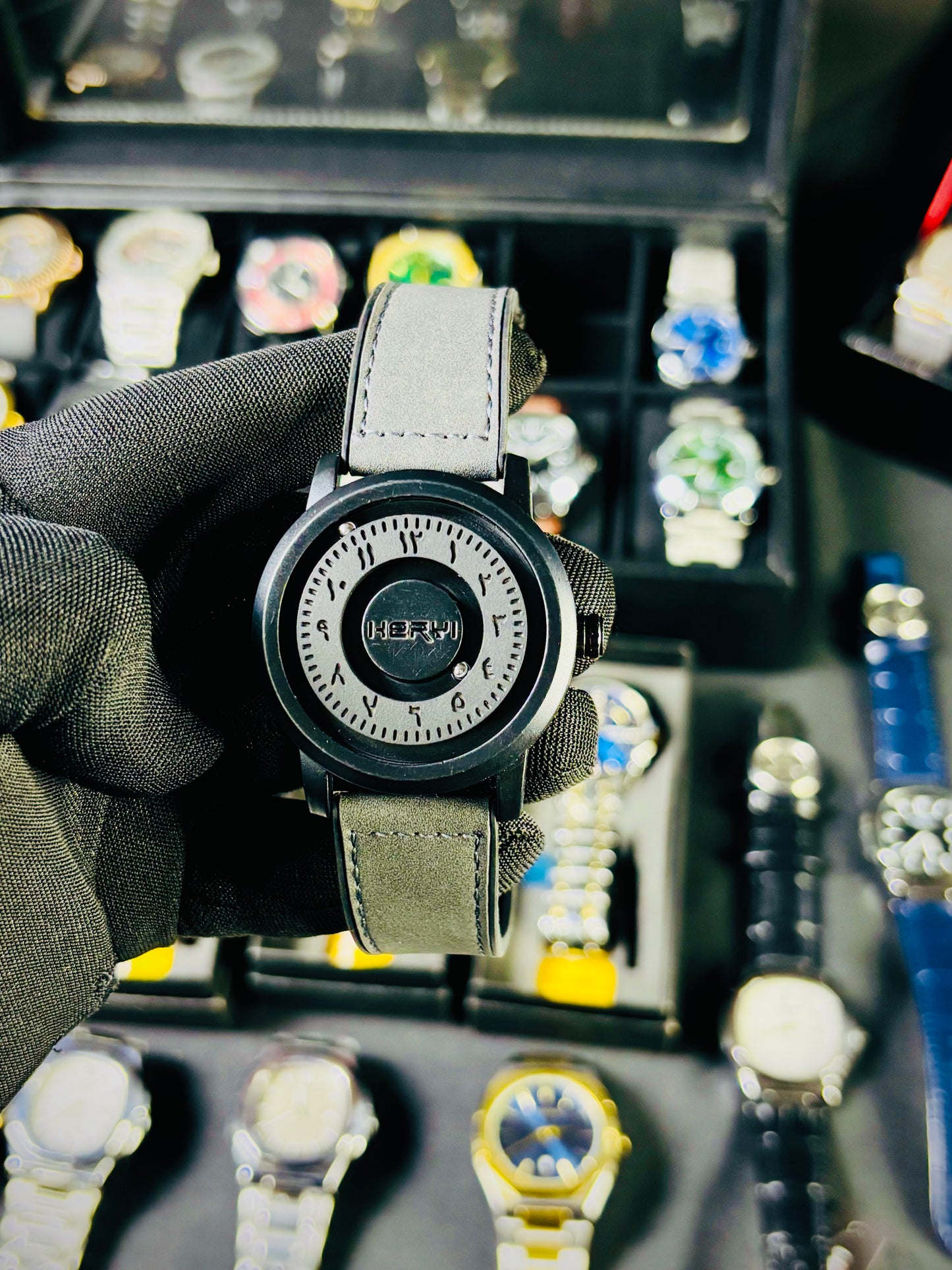 “Side view of Bearing Magnetic Watch luxury men’s watch”